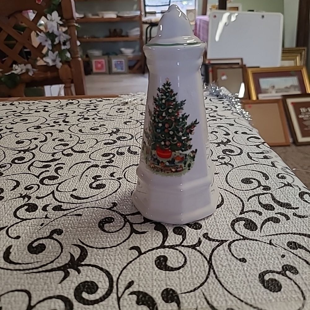 pfaltzgraff Salt/Pepper Shaker